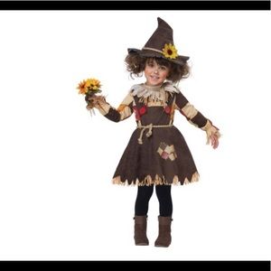Little girl’s scarecrow costume #adorable